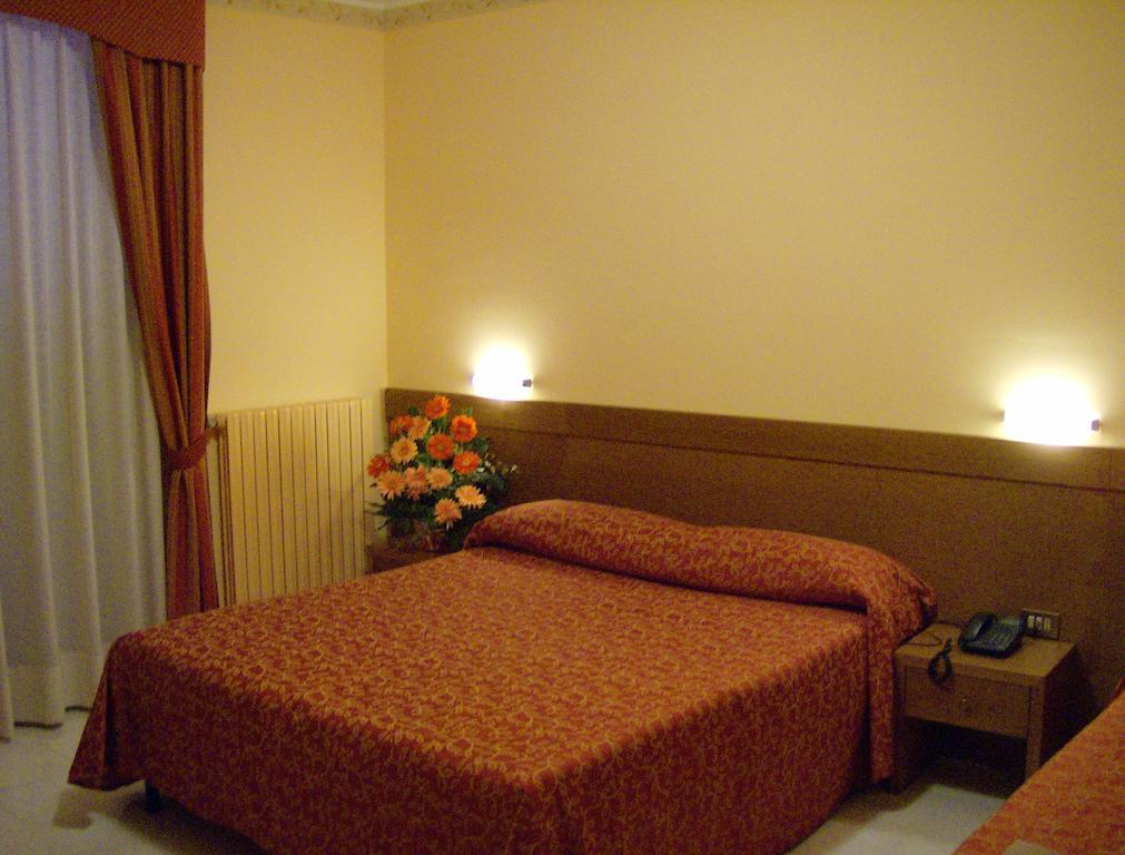 Hotel Zi Marianna Pertosa Habitación foto